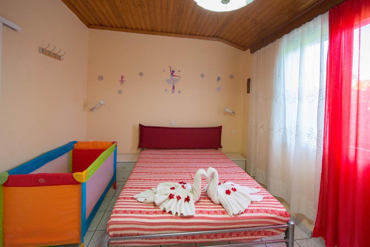 Villa Eleni Holidays Resort With Swimming Pool, 斯达林 外观 照片